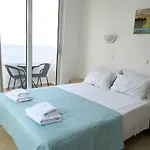 Apartment Lilian's Seaview-party Street-youth *