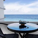 Lilian's Seaview-party Street-youth Apartment
