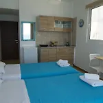 Apartment Lilian's Seaview-party Street-youth *