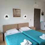 Lilian's Seaview-party Street-youth Apartment *