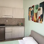 Lilian's Seaview-party Street-youth Apartment Rhodes City