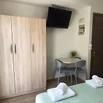 Apartment Lilian's Seaview-party Street-youth Rhodes City