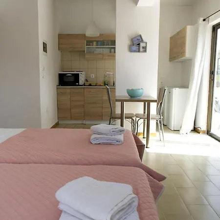 Apartment Lilian's Seaview-party Street-youth Rhodes City