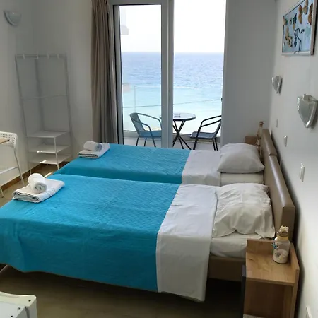 Apartment Lilian's Seaview-party Street-youth