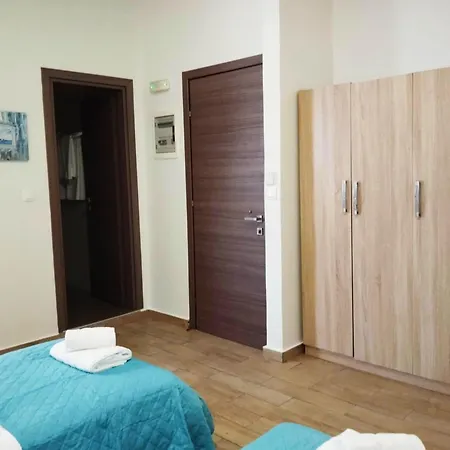 Apartment Lilian's Seaview-party Street-youth *