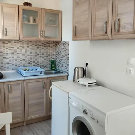 Lilian's Seaview-party Street-youth Apartment Rhodes City