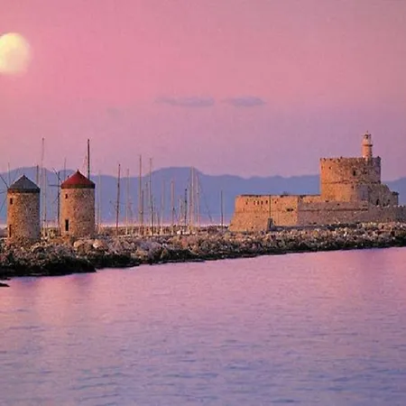 Apartamento Lilian's Seaview-party Street-youth Rhodes City
