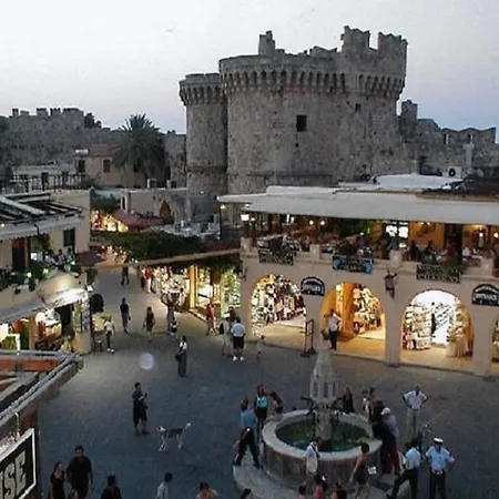 Lilian's Seaview-party Street-youth * Rhodes City