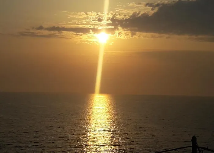 Lilian's Seaview-party Street-youth * Rhodes City