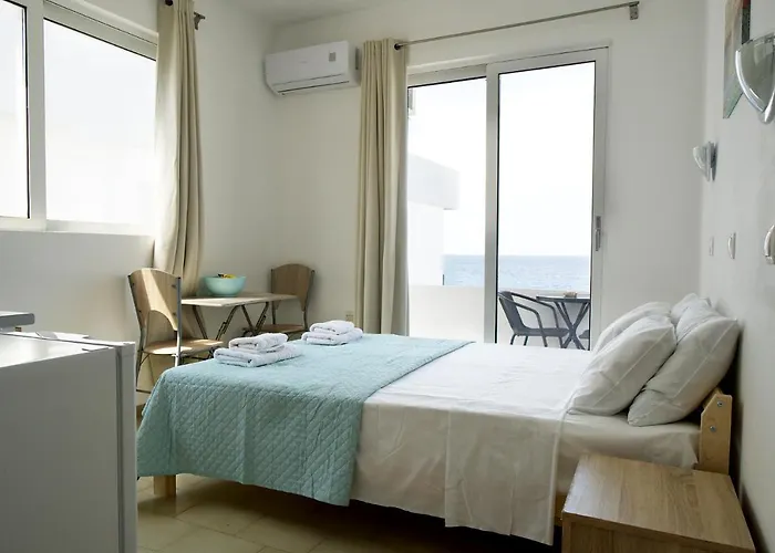 Lilian's Seaview-party Street-youth Apartmán *