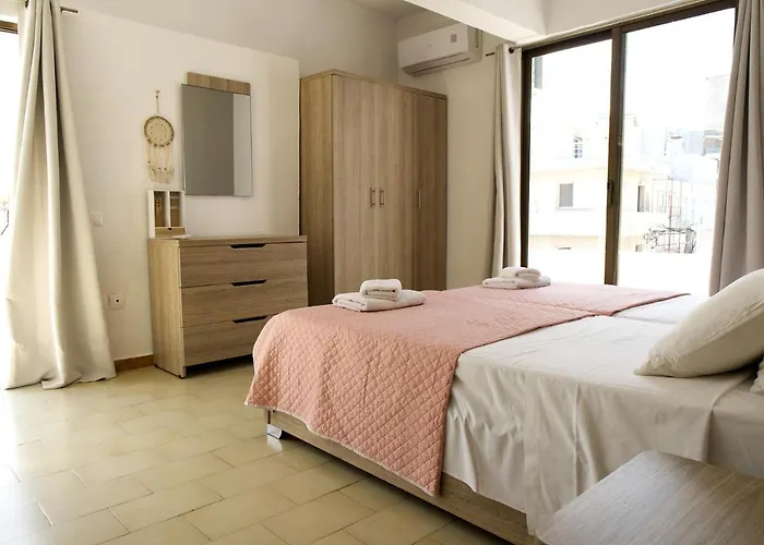 Lilian's Seaview-party Street-youth Apartament *