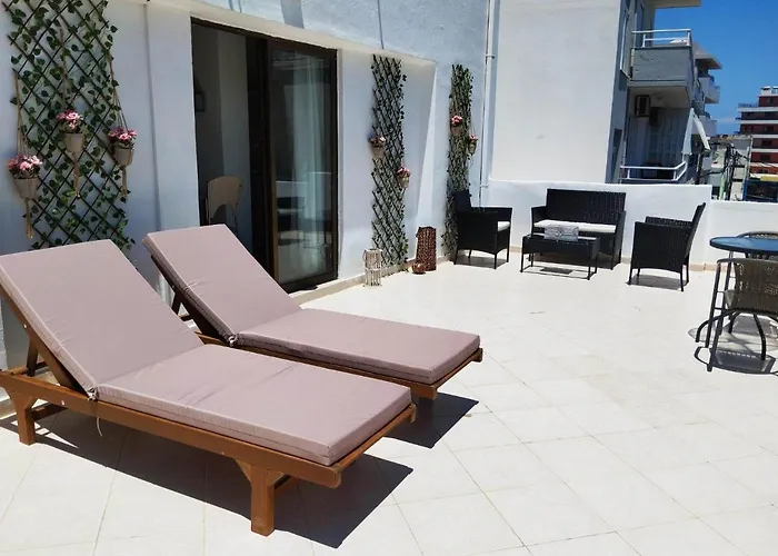 Lilian's Seaview-party Street-youth Apartamento