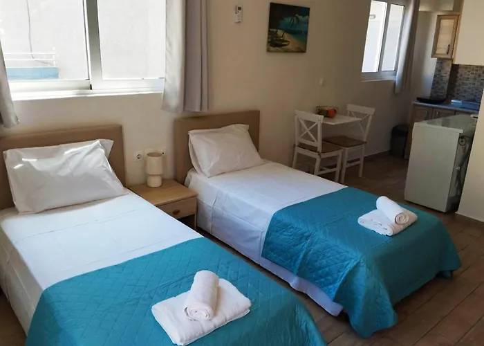 Lilian's Seaview-party Street-youth * Rhodes City