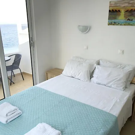 Lilian's Seaview-party Street-youth * Rhodes City