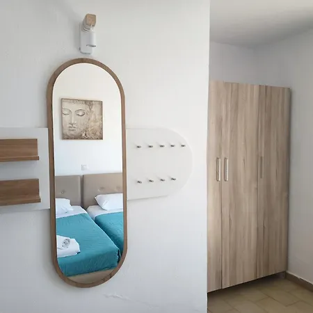 Lilian's Seaview-party Street-youth Apartamento